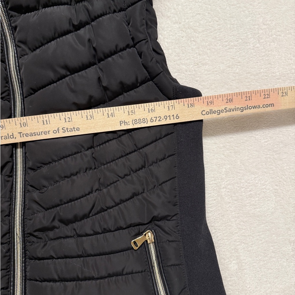 YMI Women’s Black Quilted Puffer Vest w/ Faux Fur Hood Cozy Winter Layer-Size M - Picture 14 of 15